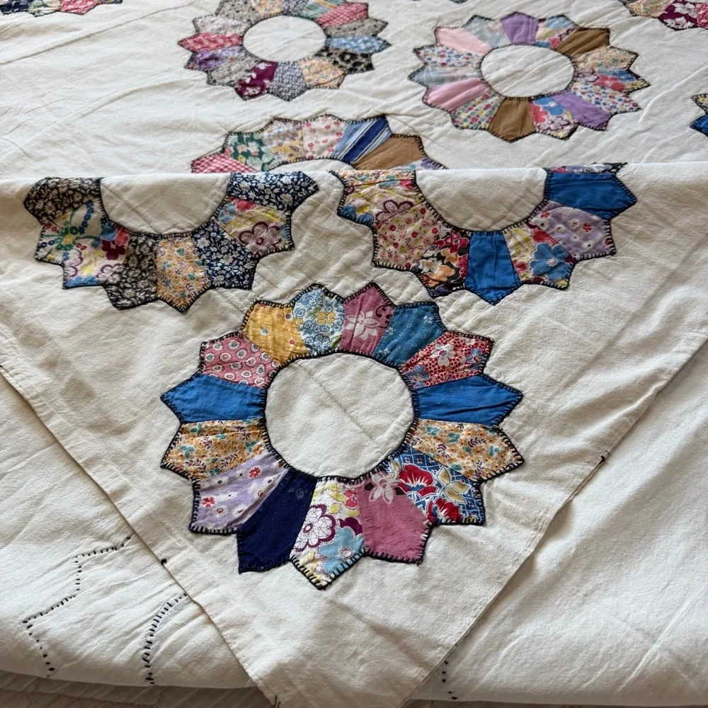 Vintage Dresden Plate Quilt 70x86 Feedsack Appliqué Cottagecore